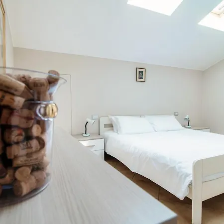 Grape Attic 72 - The House Of Travelers Lägenhet *
