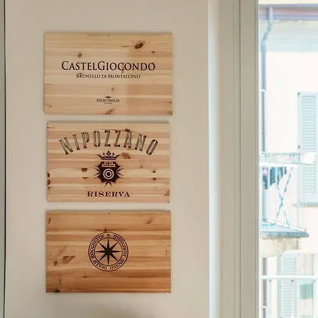 Grape Attic 72 - The House Of Travelers Apartamento *