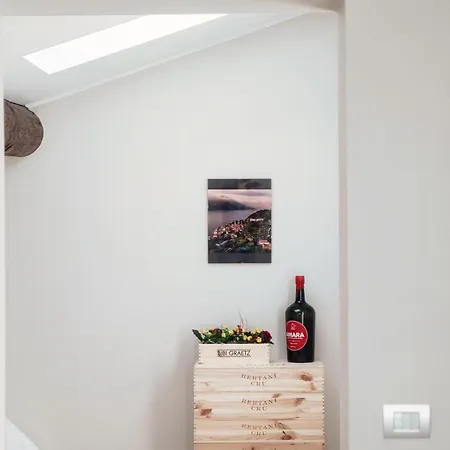 Grape Attic 72 - The House Of Travelers Lejlighed Como