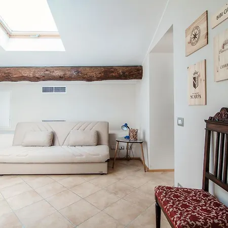 Appartement Grape Attic 72 - The House Of Travelers